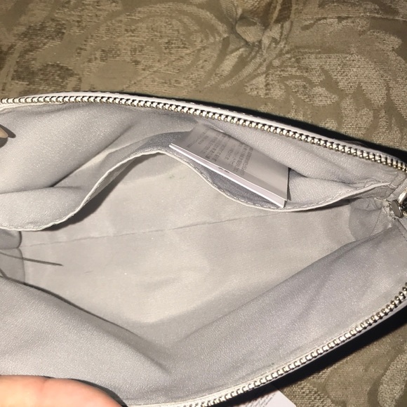 Coach eagerly embossed signature cosmetic case - Picture 2 of 3